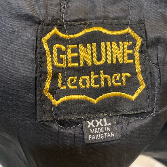 Kids vintage Leather Biker vest with (rare) Harley Davison bear on back patch - Picture 7 of 16